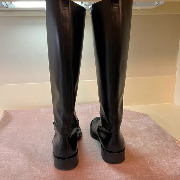 Burberry Black Flat Boots, EU Size 37.5, US Size 7 - Picture 4 of 7